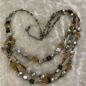 ☘️Silpada 3-Strand Pearl Brass Necklace
925 Sterling Silver Labradorite Shell